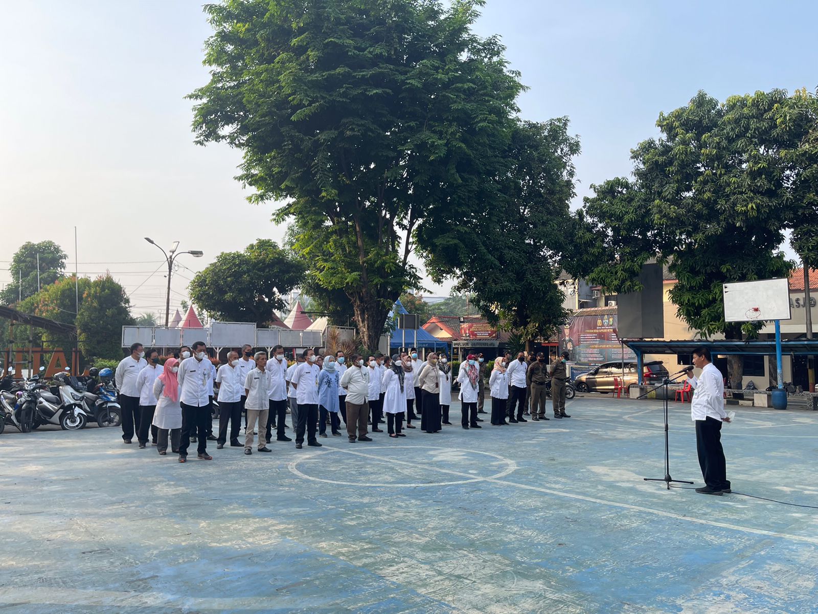 Giat Apel Jumat Pagi Pegawai Kecamatan Jatiuwung