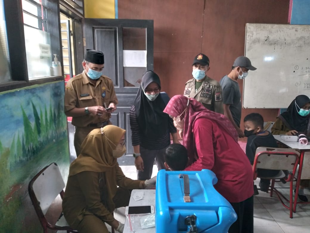 Giat Vaksinasi di SDN Manis Jaya dan SDN Jatake 4 Kelurahan Manis Jaya