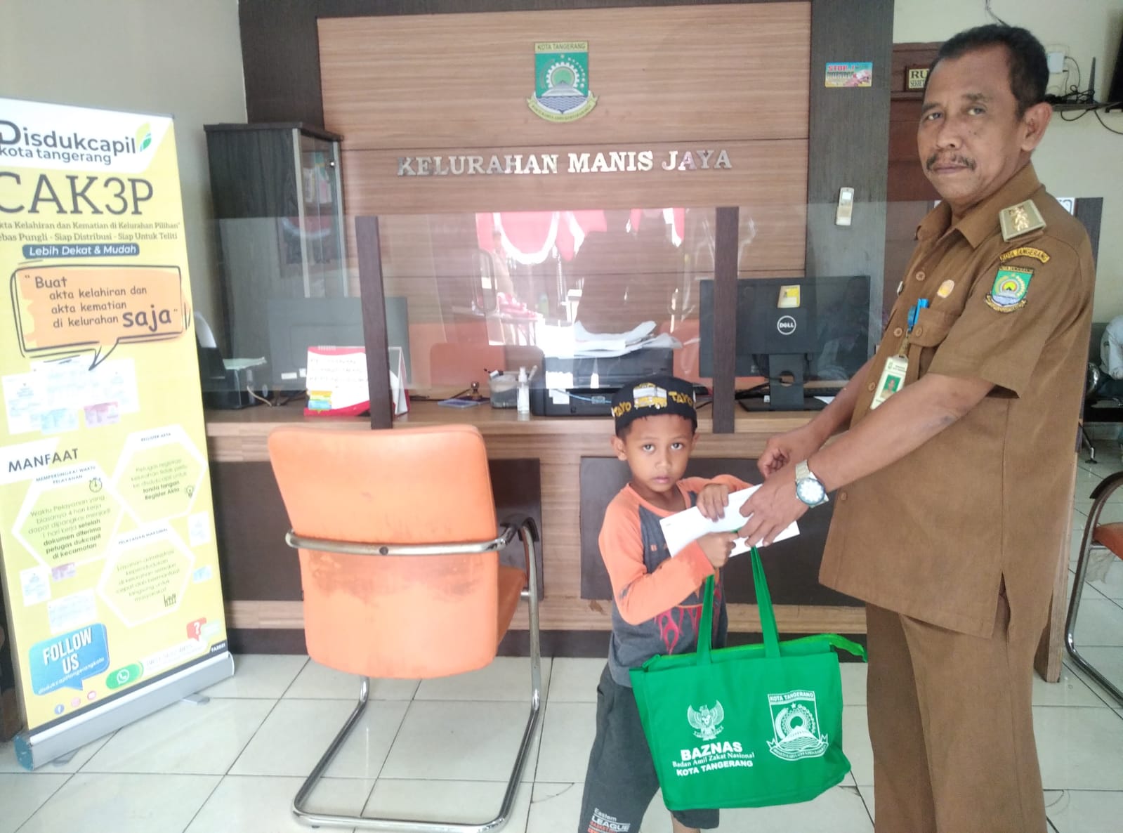 Penyaluran Santunan Untuk Anak Yatim dari Baznas Kota Tangerang