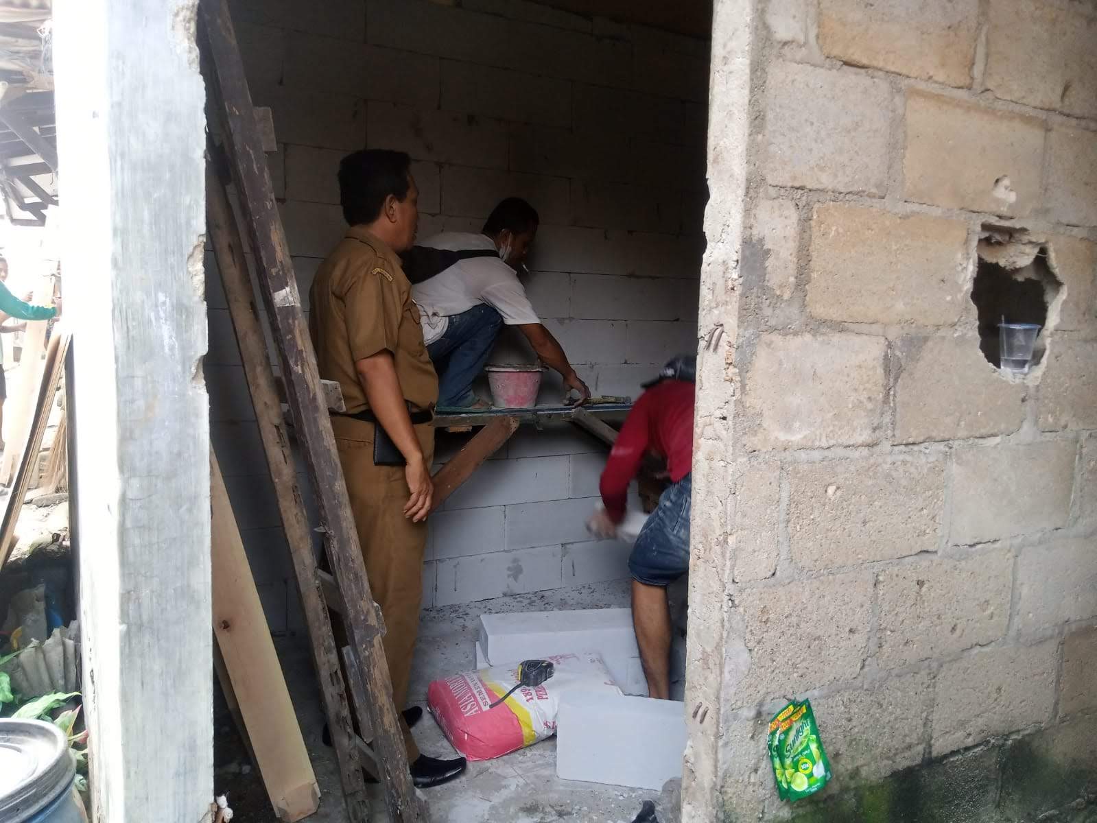 Giat Kasi Ekbang monitoring pembanguan bedah rumah Progres 20 % di Kp. Doyong RW. 06 