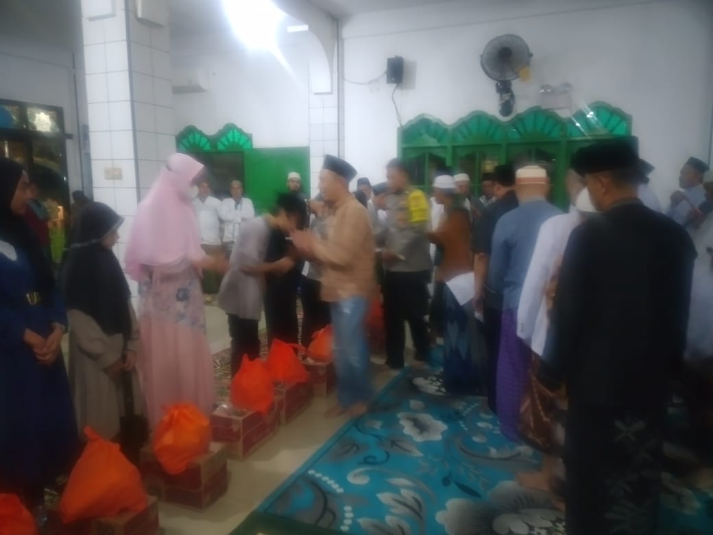 Santunan Anak Yatim di Masjid Al Furqon RW 006