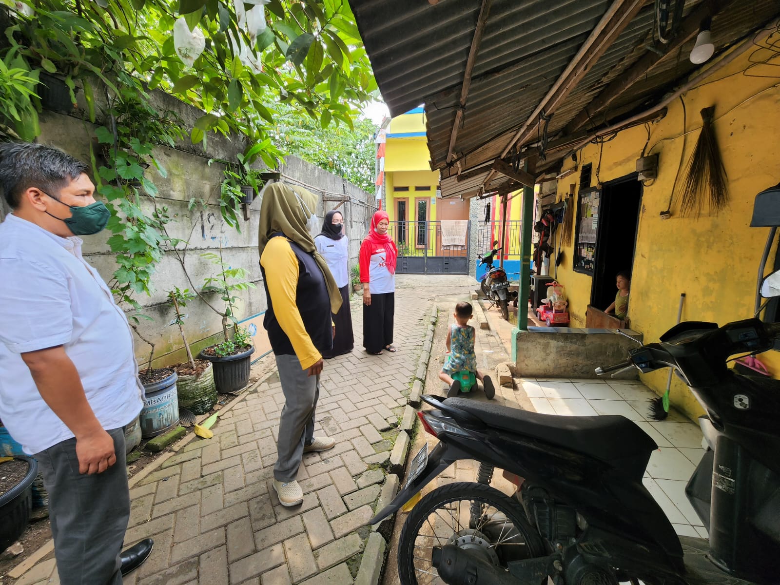 Kegiatan Woro woro DALAM PELAKSANAAN BULAN IMUNISASI ANAK NASIONAL (BIAN )