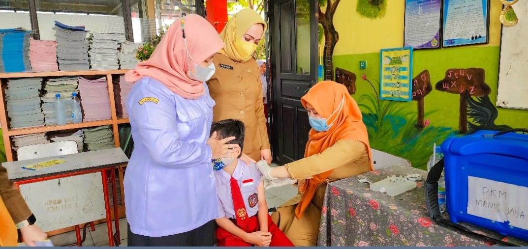 MONITORING BULAN IMUNISASI ANAK SEKOLAH ( BIAS ) DI SDN JATAKE 4