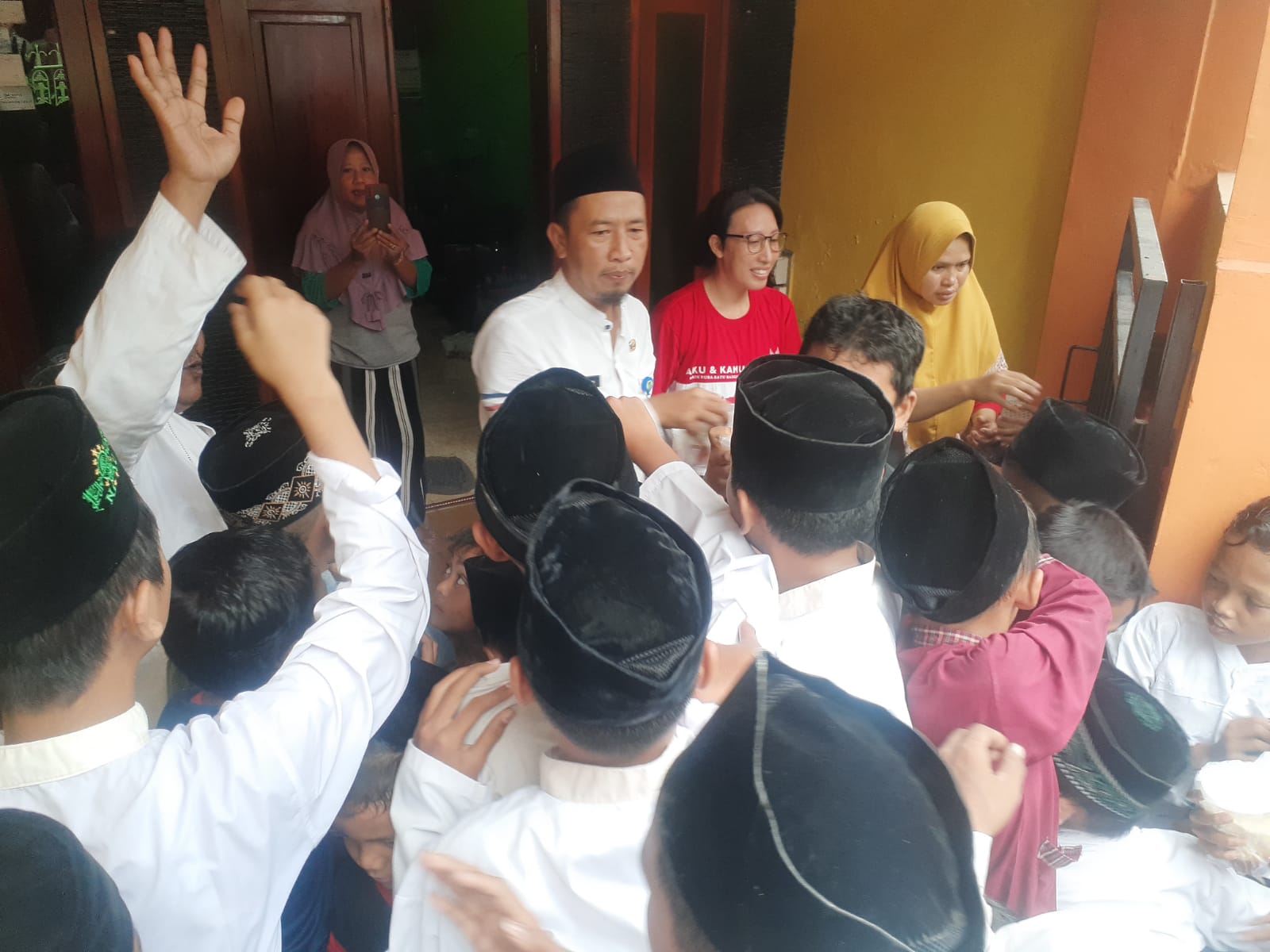 Kegiatan Jumat Berkah di Masjid Nurul Iman Kp. Jatake