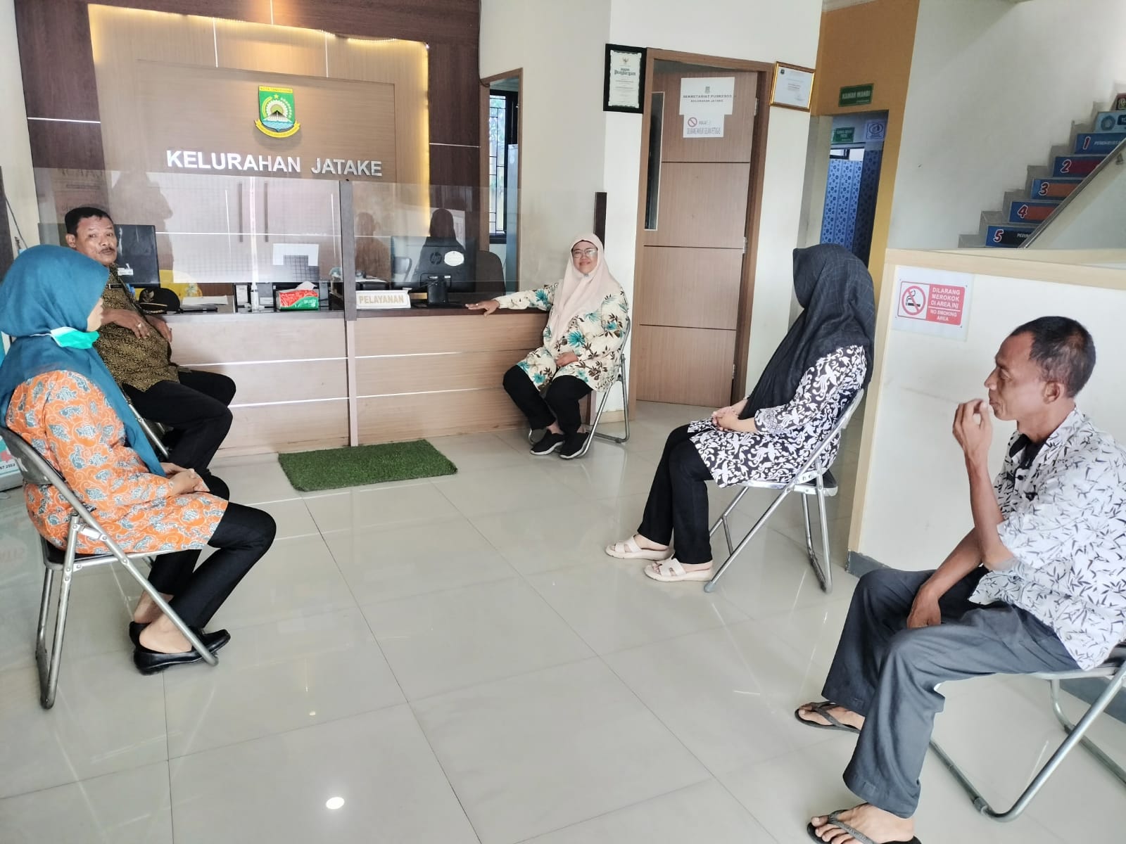 Rapat Koordinasi Mingguan Pegawai Kelurahan Jatake