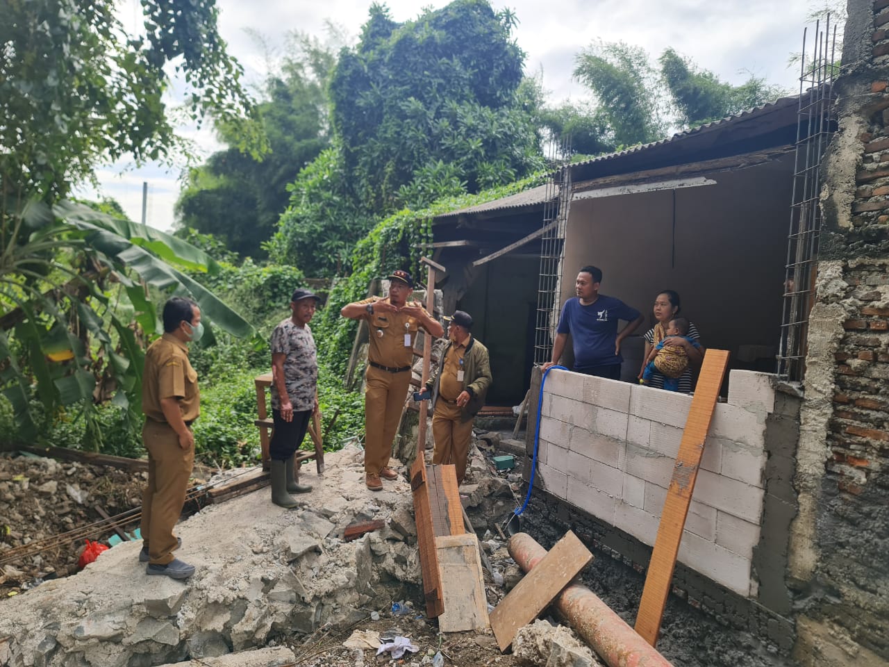 Monitoring Tembok Perbatasan PT HINGS dan Rumah Warga RW 001 yang Jebol karena banjir