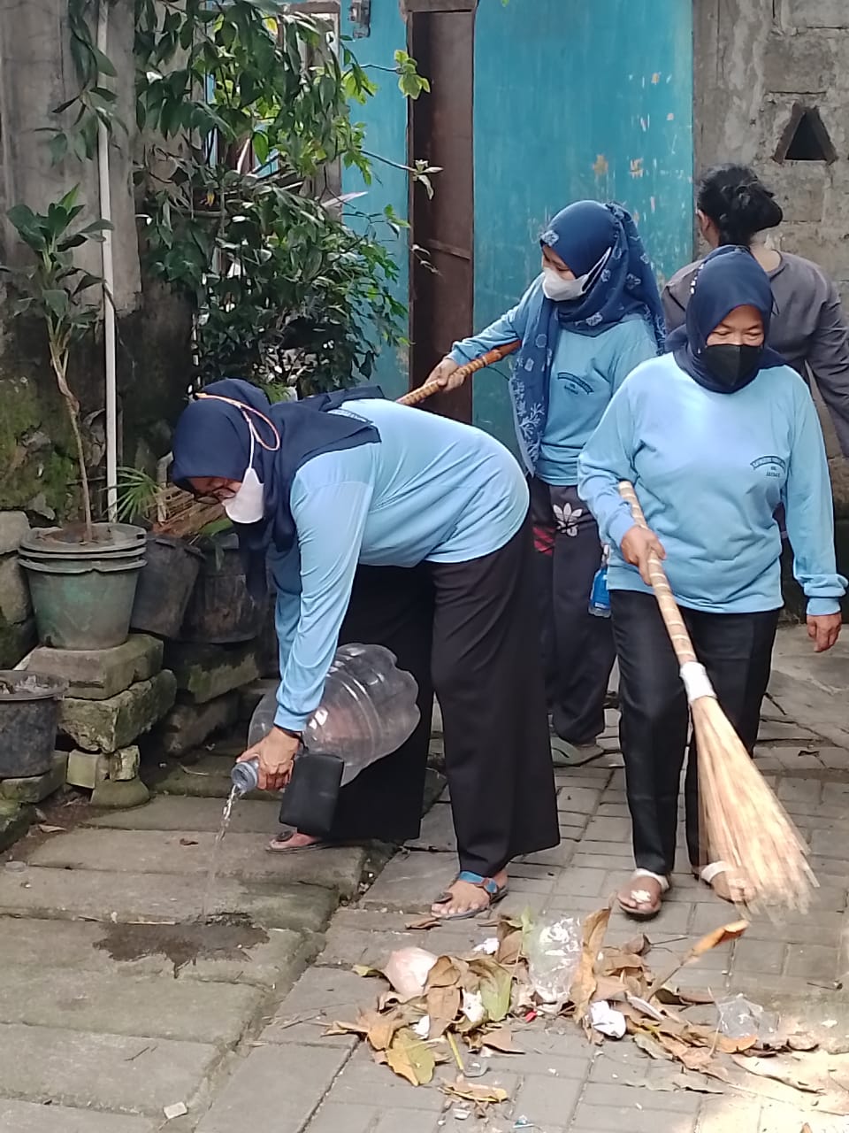 Pelaksanaan Kerja Bakti di Kp. Keboncau RT. 003 RW. 008