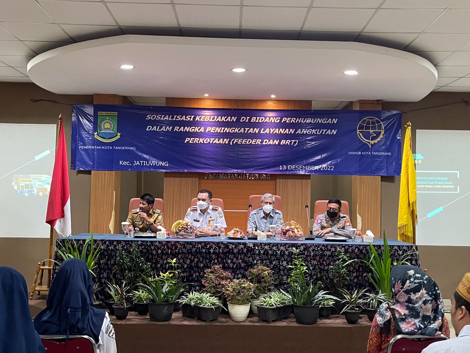 Camat jatiuwung membuka giat Sosialisasi Kebijakan di Bidang Perhubungan dalam rangka Peningkatan Layanan Angkutan Perkotaan (Feeder dan BRT)