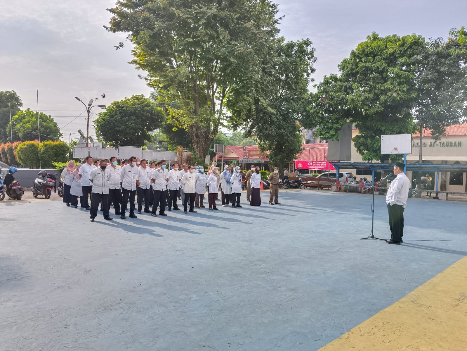 Apel Jumat Pagi Pegawai Kecamatan Jatiuwung