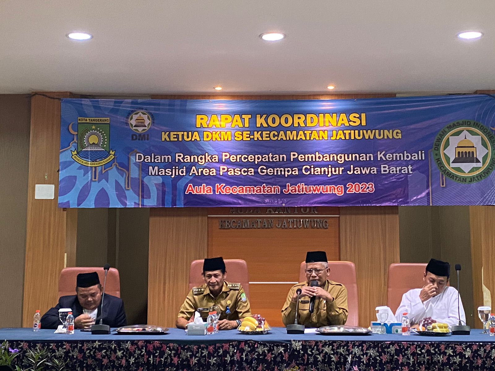 Camat Jatiuwung bersama Ketua DMI Kota Tangerang hadiri dan beri sambutan pada Rapat Koordinasi Ketua DKM se-Kecamatan Jatiuwung