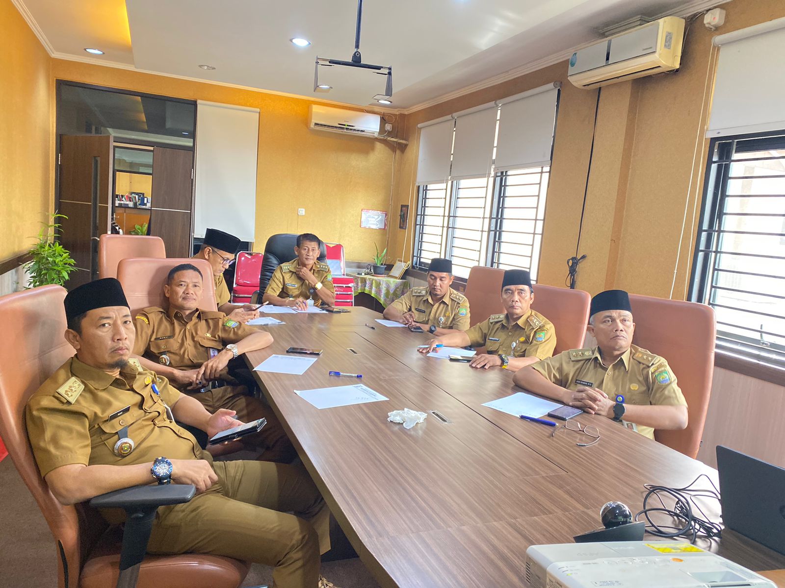 Rapat Evaluasi Kewilayahan Camat dengan para Lurah secara virtual