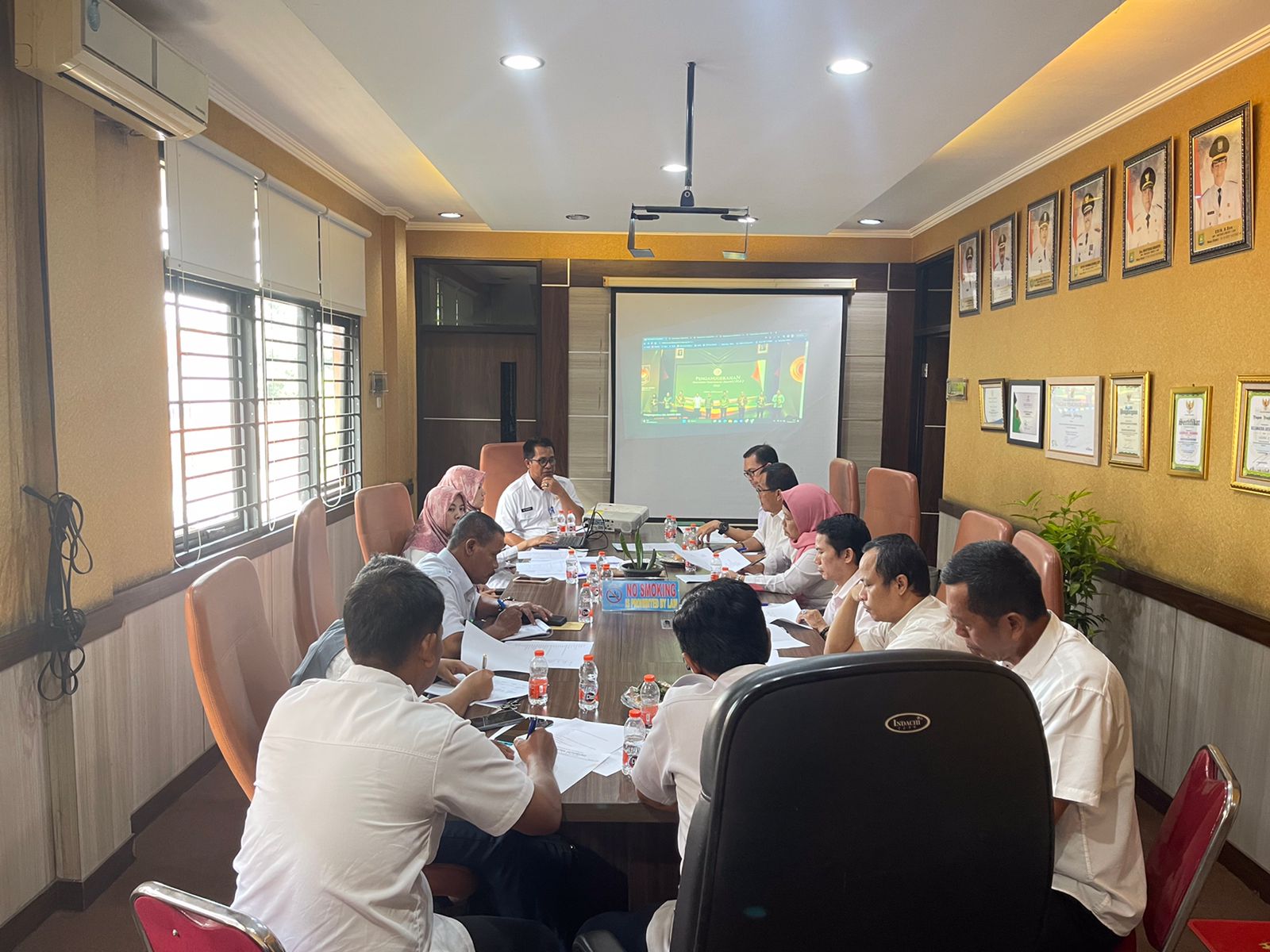 Rapat pembahasan penyusunan inovasi daerah di Kecamatan Jatiuwung