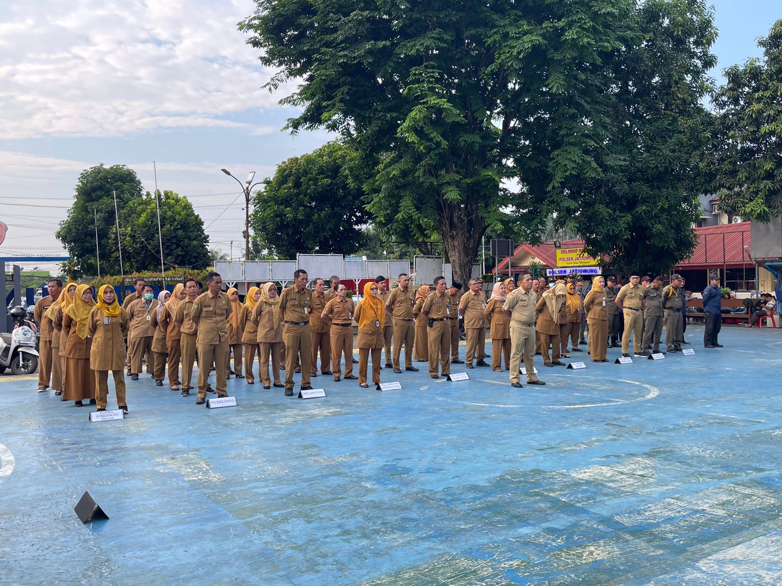 Giat Apel Senin Pagi Pegawai Kecamatan Jatiuwung