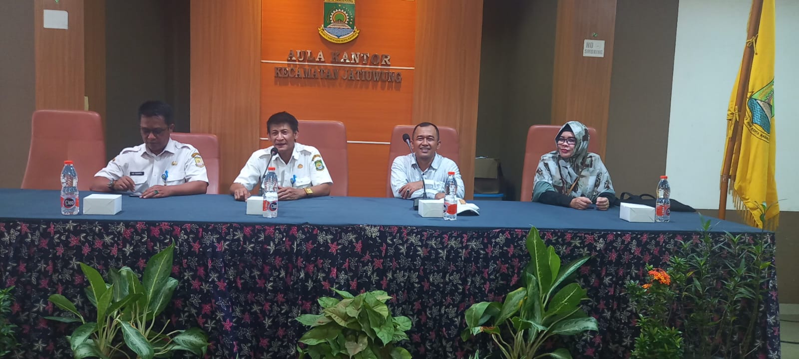 Monitoring dan evaluasi SPJ Pemilu Tahun 2024 PPK dan PPS se-Kecamatan Jatiuwung oleh Sekretariat KPU Kota Tangerang