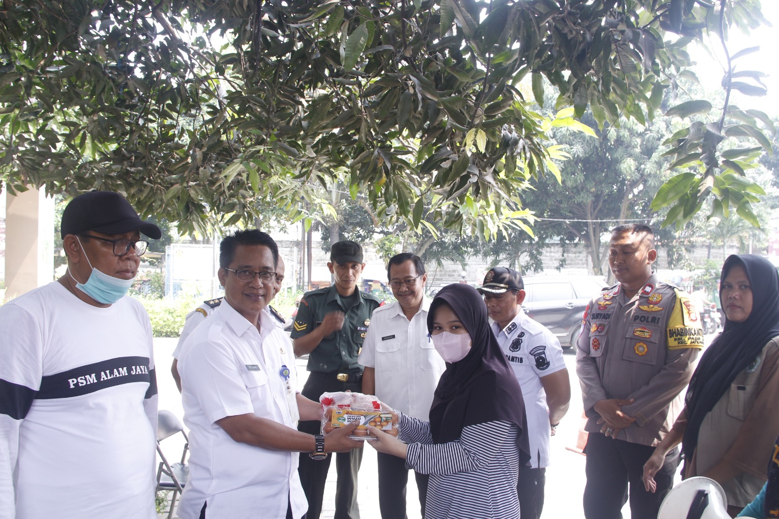 Giat penyaluran ayam dan telur untuk KRS se-Kecamatan Jatiuwung