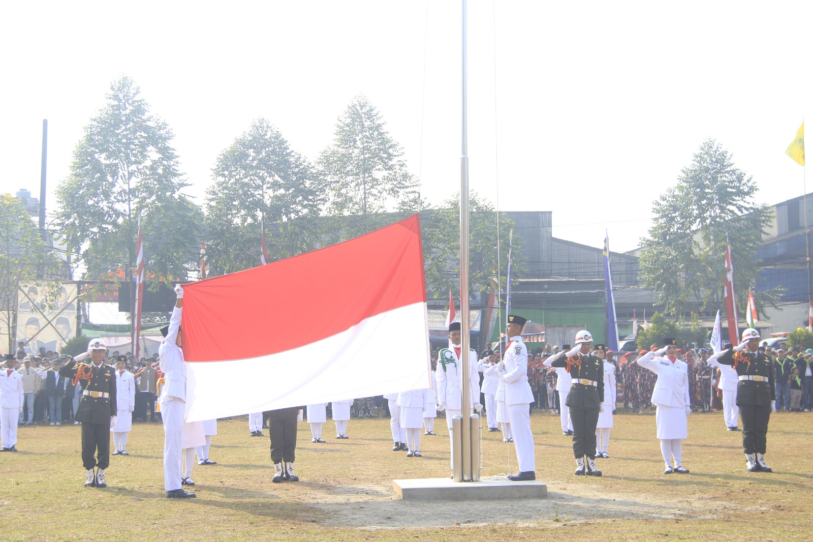 Pengibaran Bendera Merah Putih Dalam Rangka HUT RI Ke-78