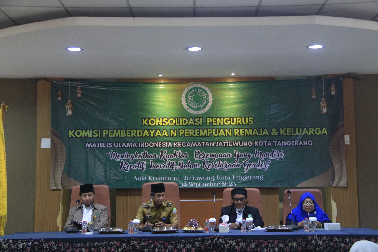 Camat Jatiuwung buka kegiatan konsolidasi pengurus komisi pemberdayaan perempuan remaja dan keluarga