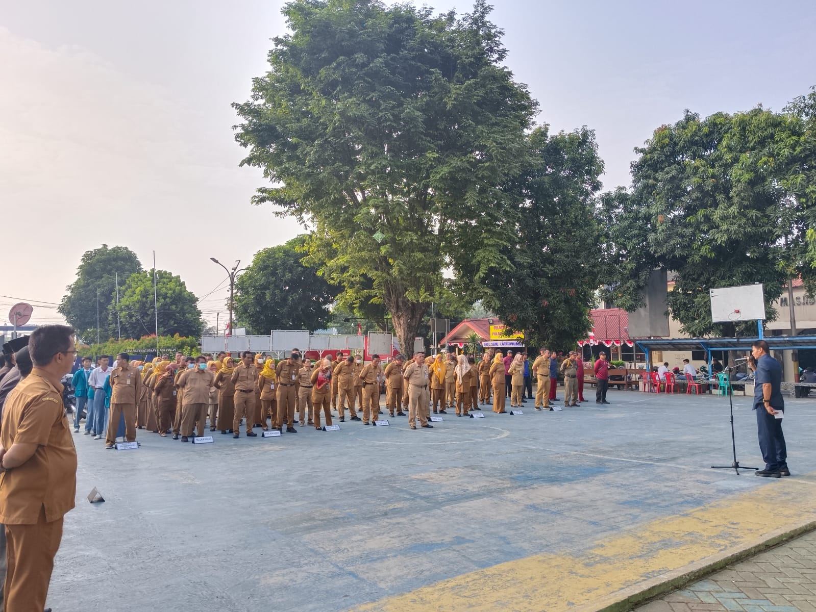 Giat Apel Senin Pagi Pegawai Kecamatan Jatiuwung