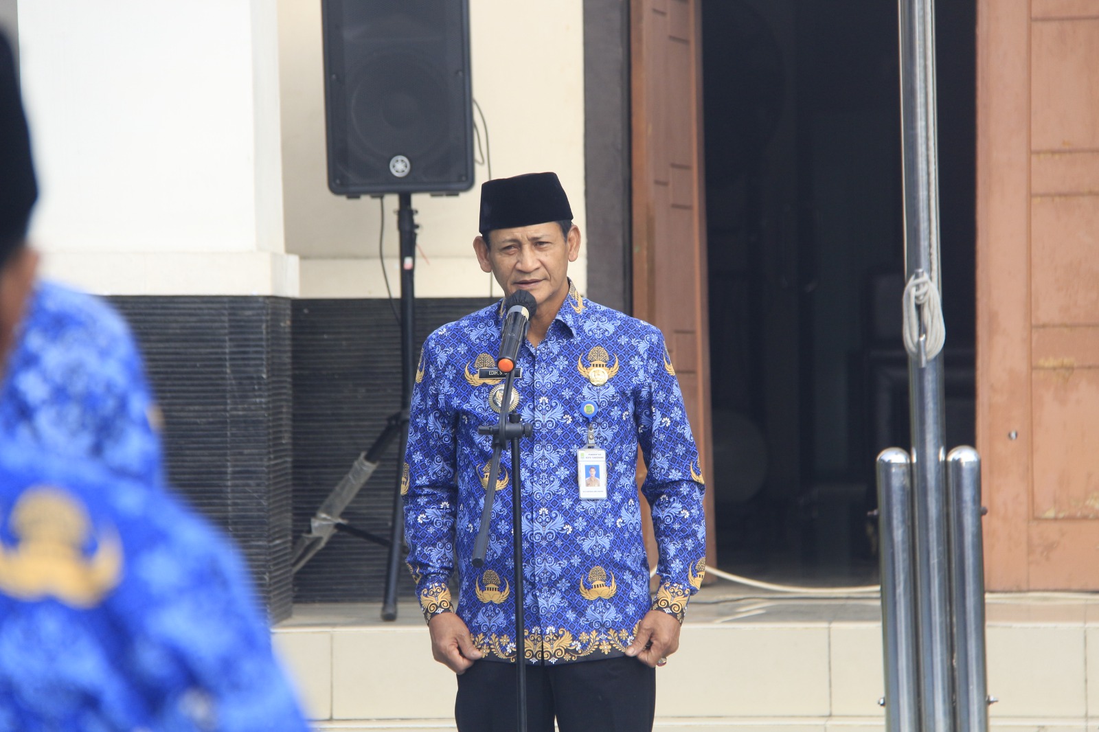 Camat Jatiuwung pimpin apel pagi lingkup OPD Kecamatan Jatiuwung dalam rangka Hari Kesadaran Nasional