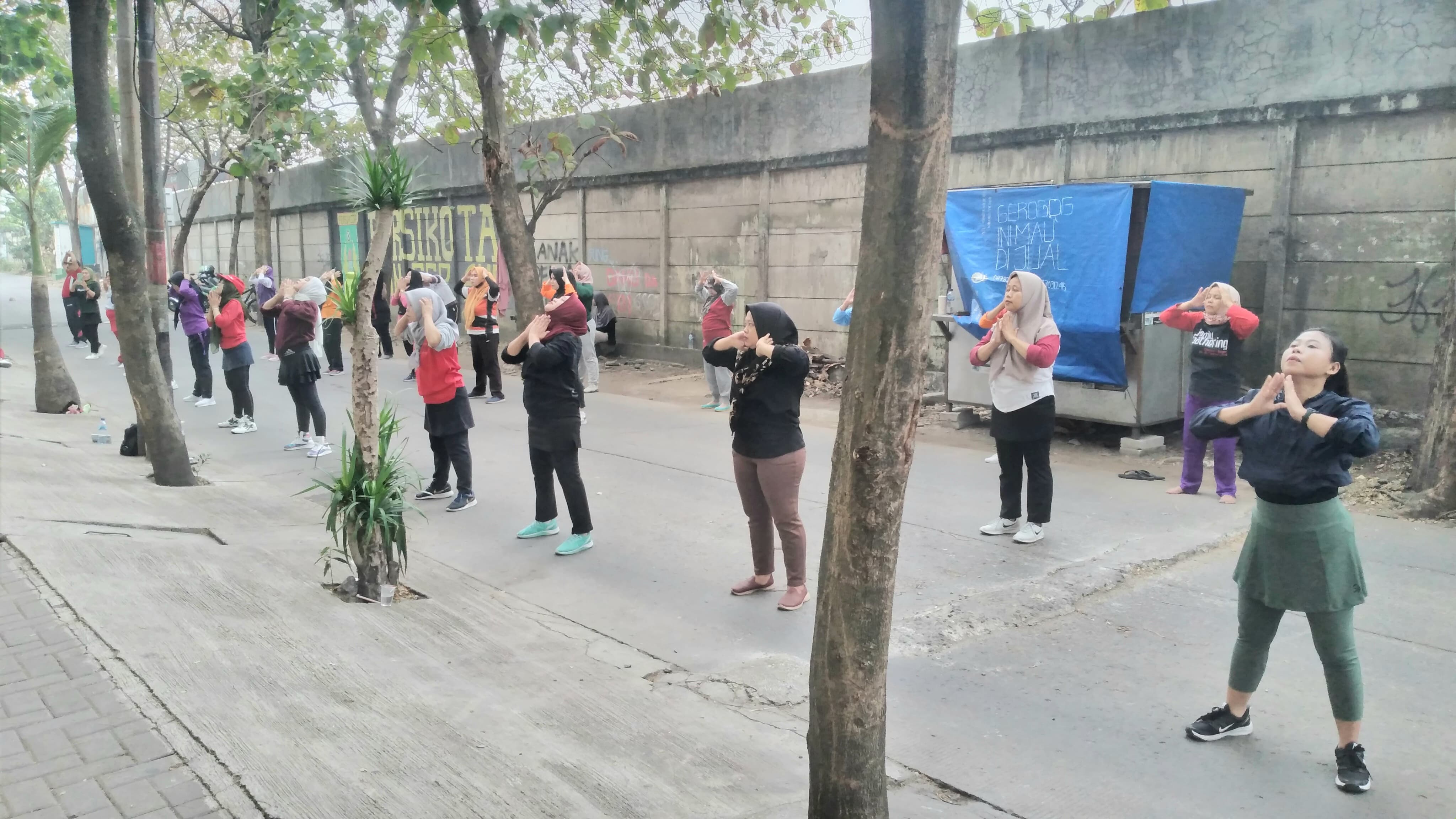 Giat senam bersama dalam rangka Car Free Day