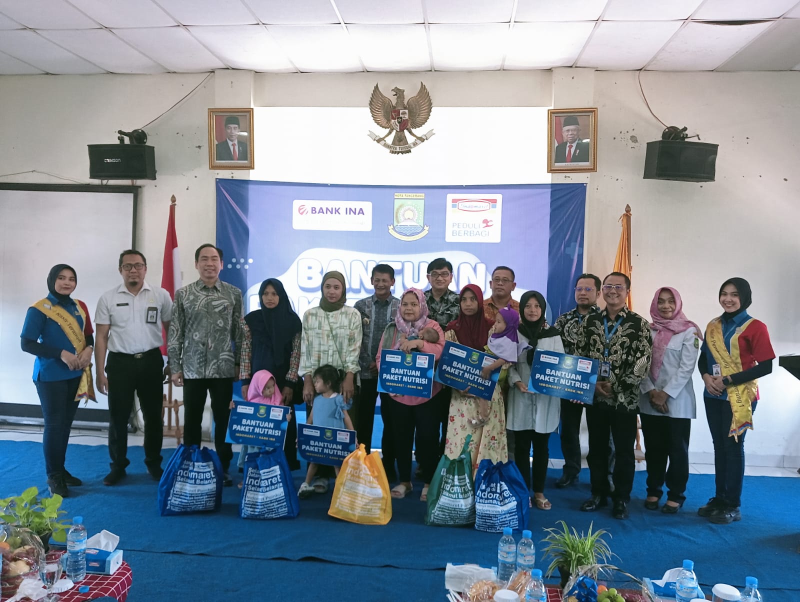 Partisipasi Indomart dan Bank INA Turunkan Stunting Dengan Salurkan Paket Bantuan Nutrisi Untuk Masyarakat di Kelurahan Gandasari