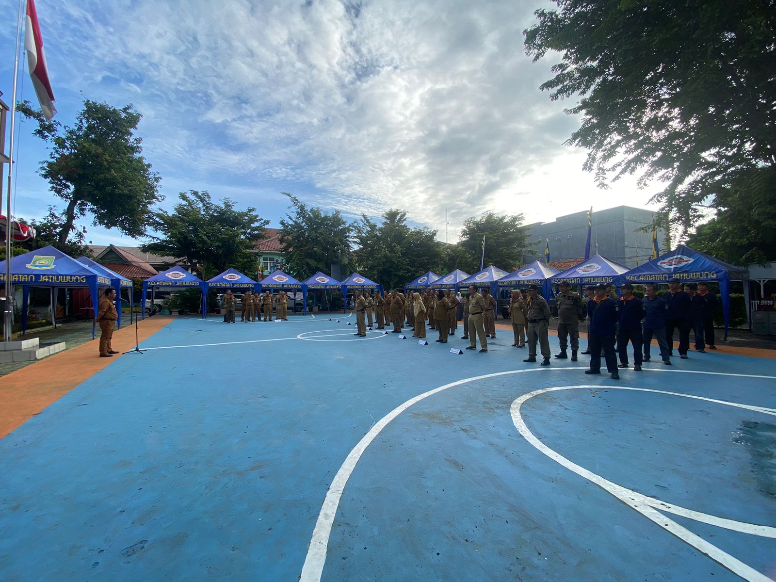 Apel Senin Pagi Dipimpin Oleh Sekcam Jatiuwung