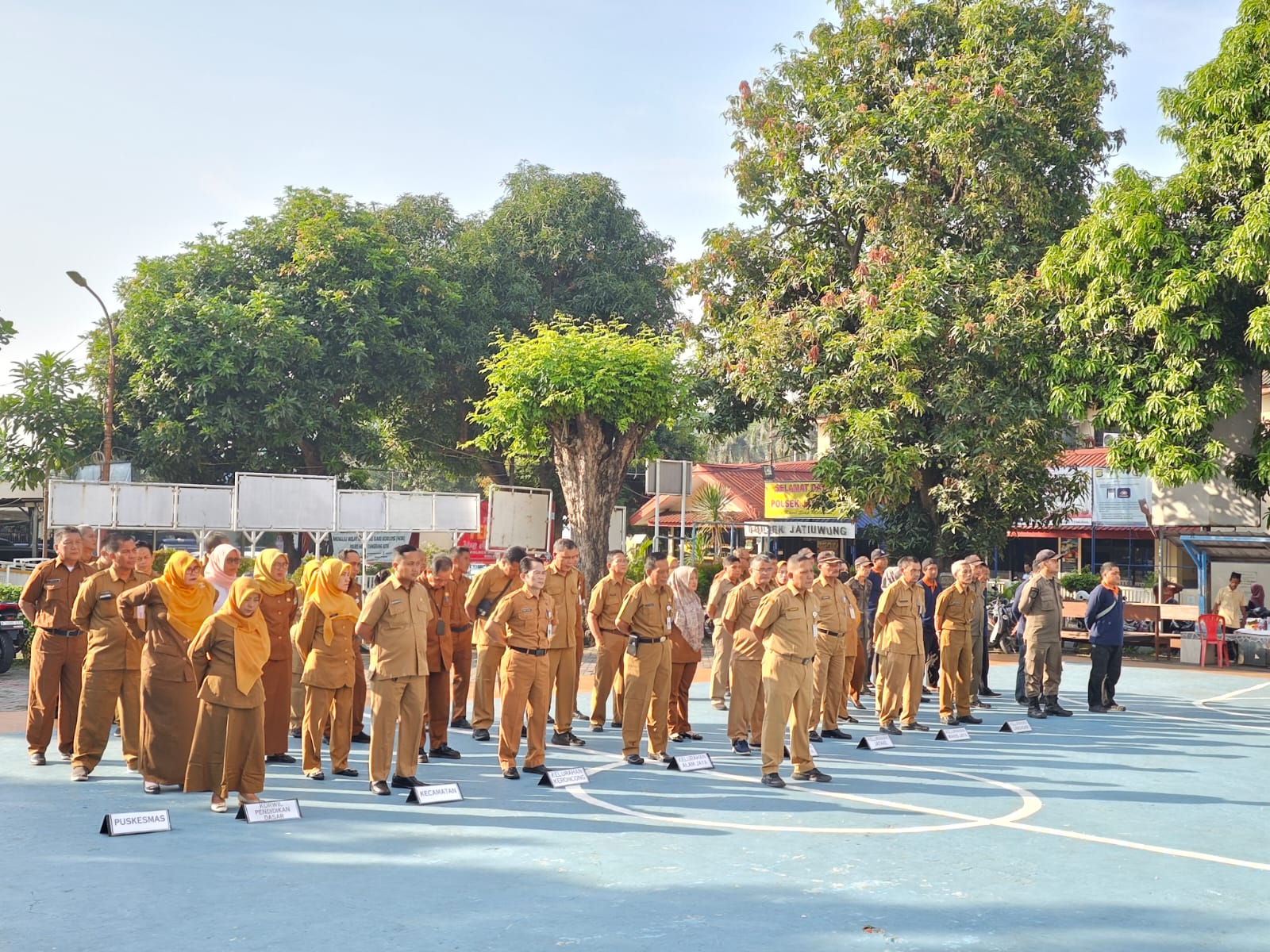 Giat Apel Senin Pagi Pegawai Kecamatan Jatiuwung