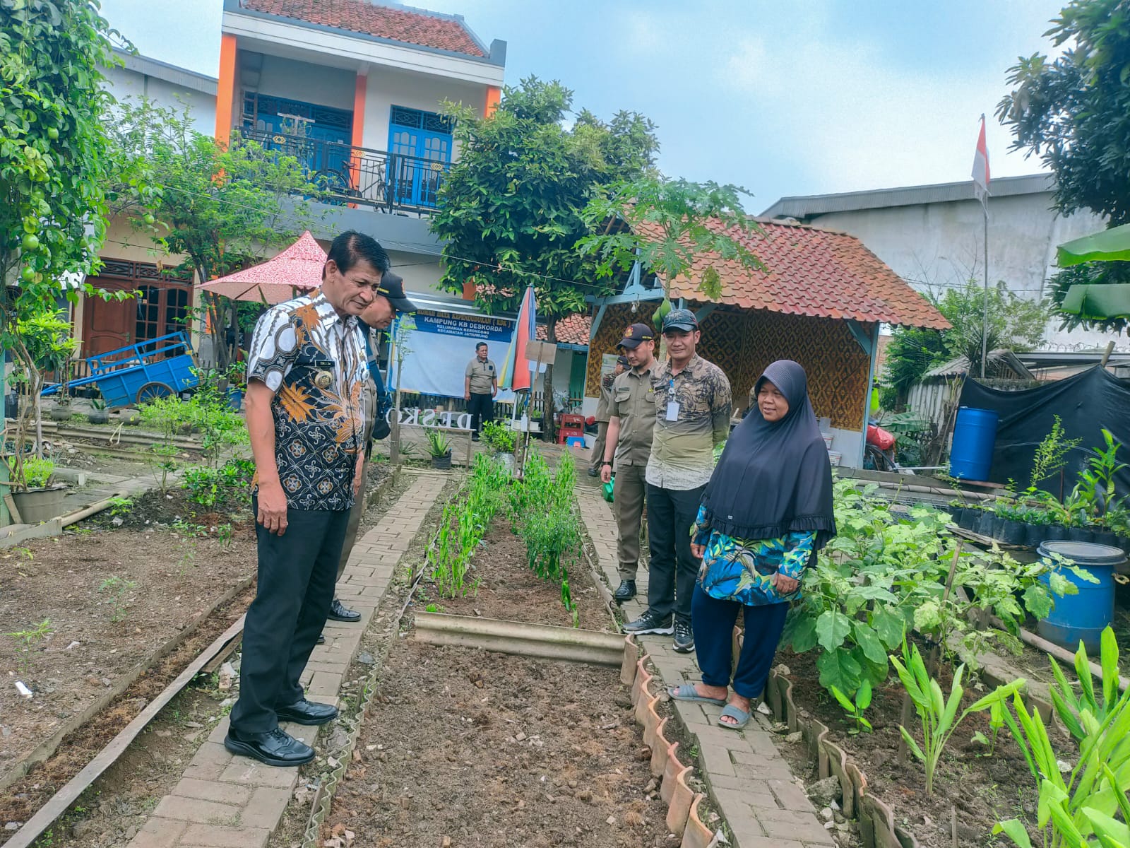 Camat Jatiuwung tinjau persiapan lomba KWT Kampung KB Deskorda RW 04 Kelurahan Keroncong