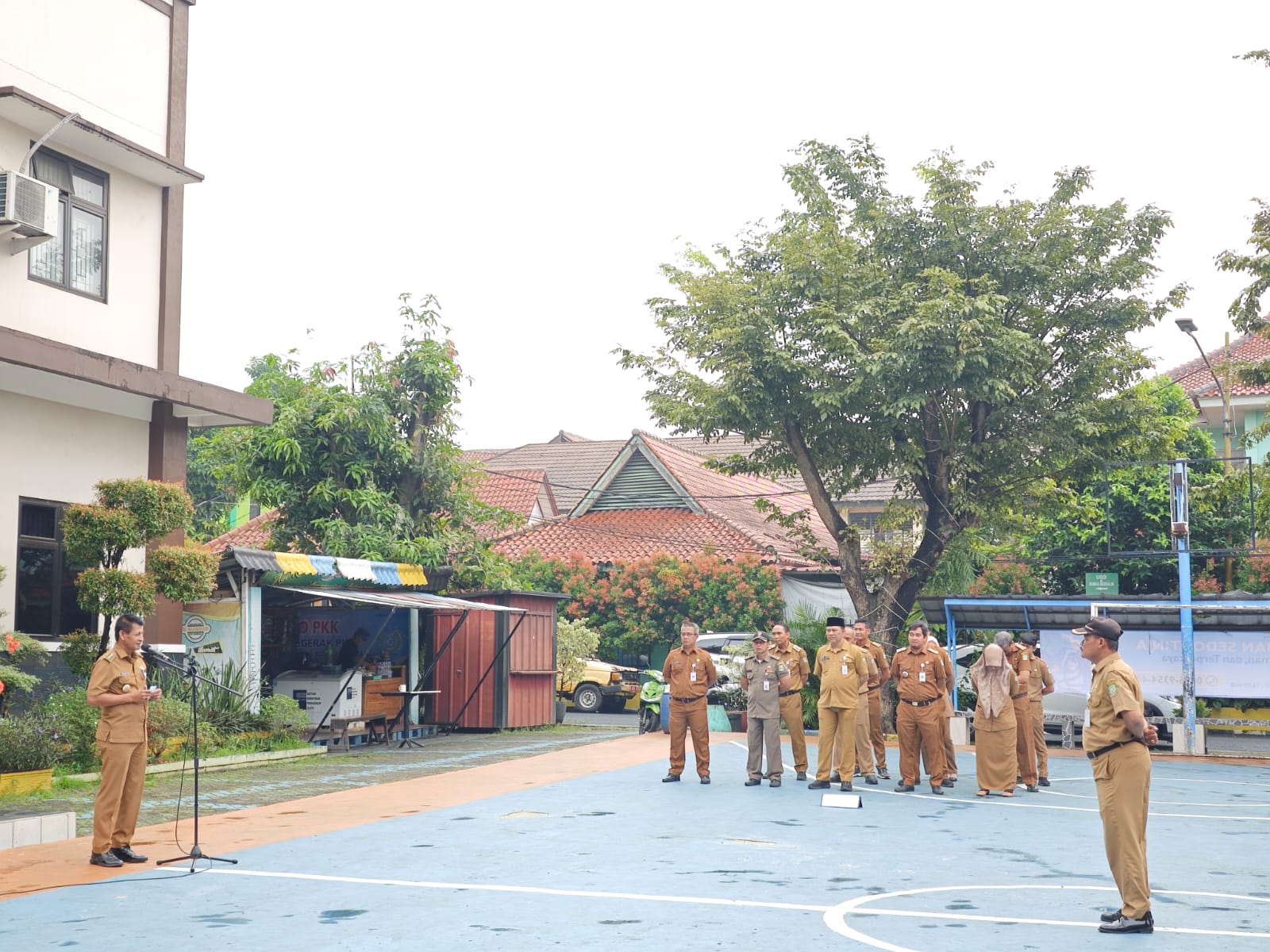 Giat Apel Senin Pagi Pegawai Kecamatan Jatiuwung