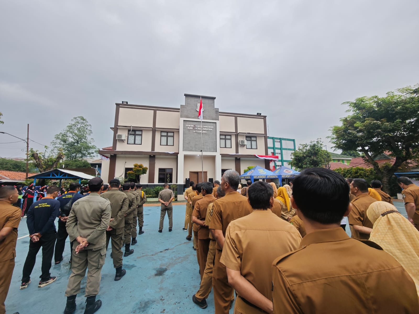 Giat Apel Senin Pagi Pegawai Kecamatan Jatiuwung