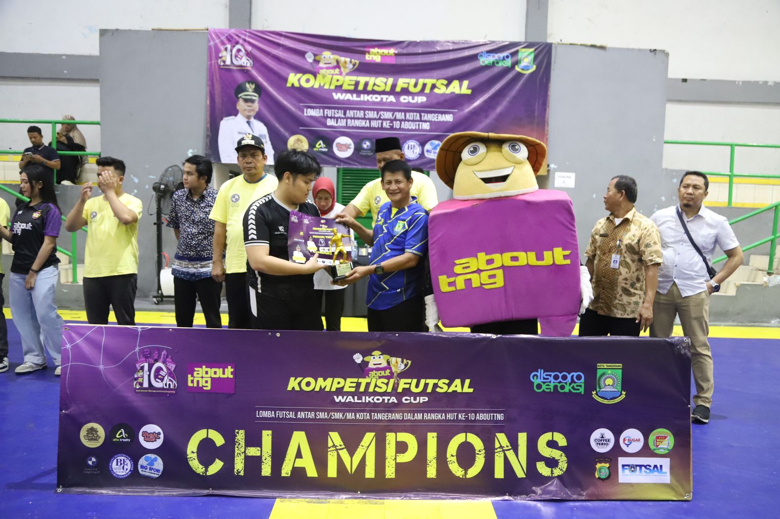 Camat Jatiuwung hadiri kompetisi Futsal Wali Kota Cup yang digelar di GOR Jatiuwung