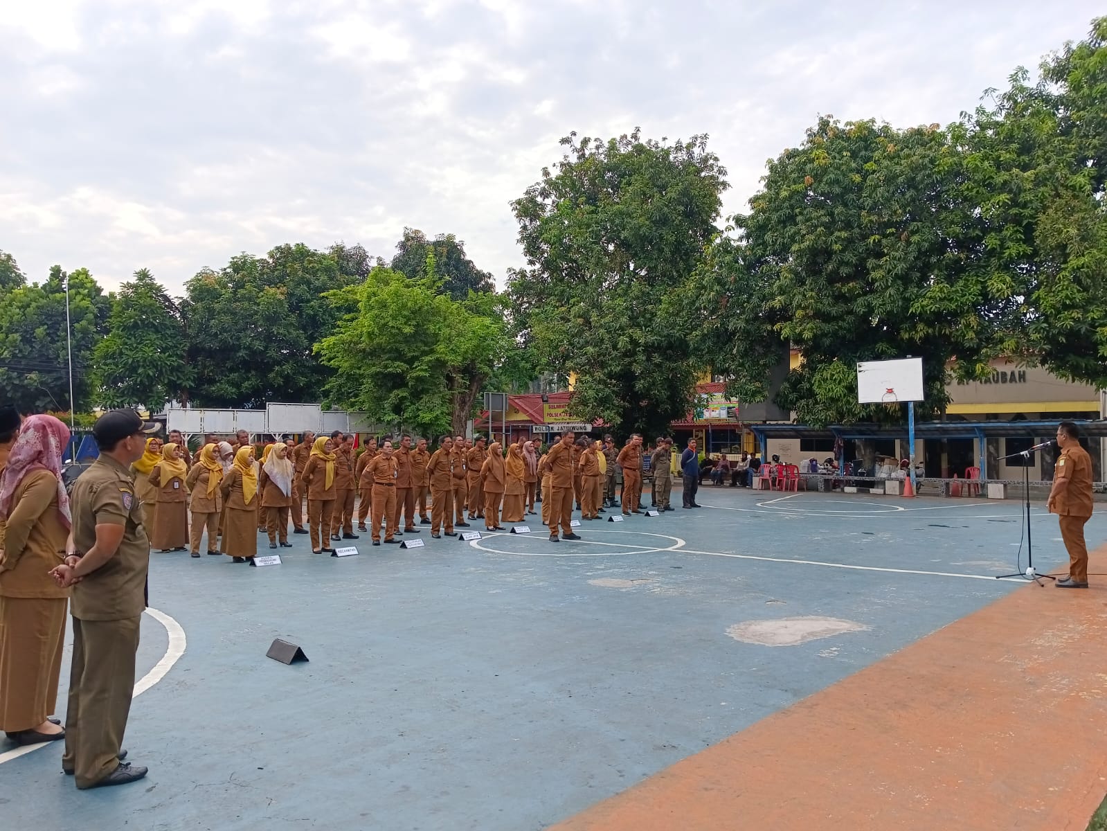 Giat Apel Senin Pagi Pegawai Kecamatan Jatiuwung