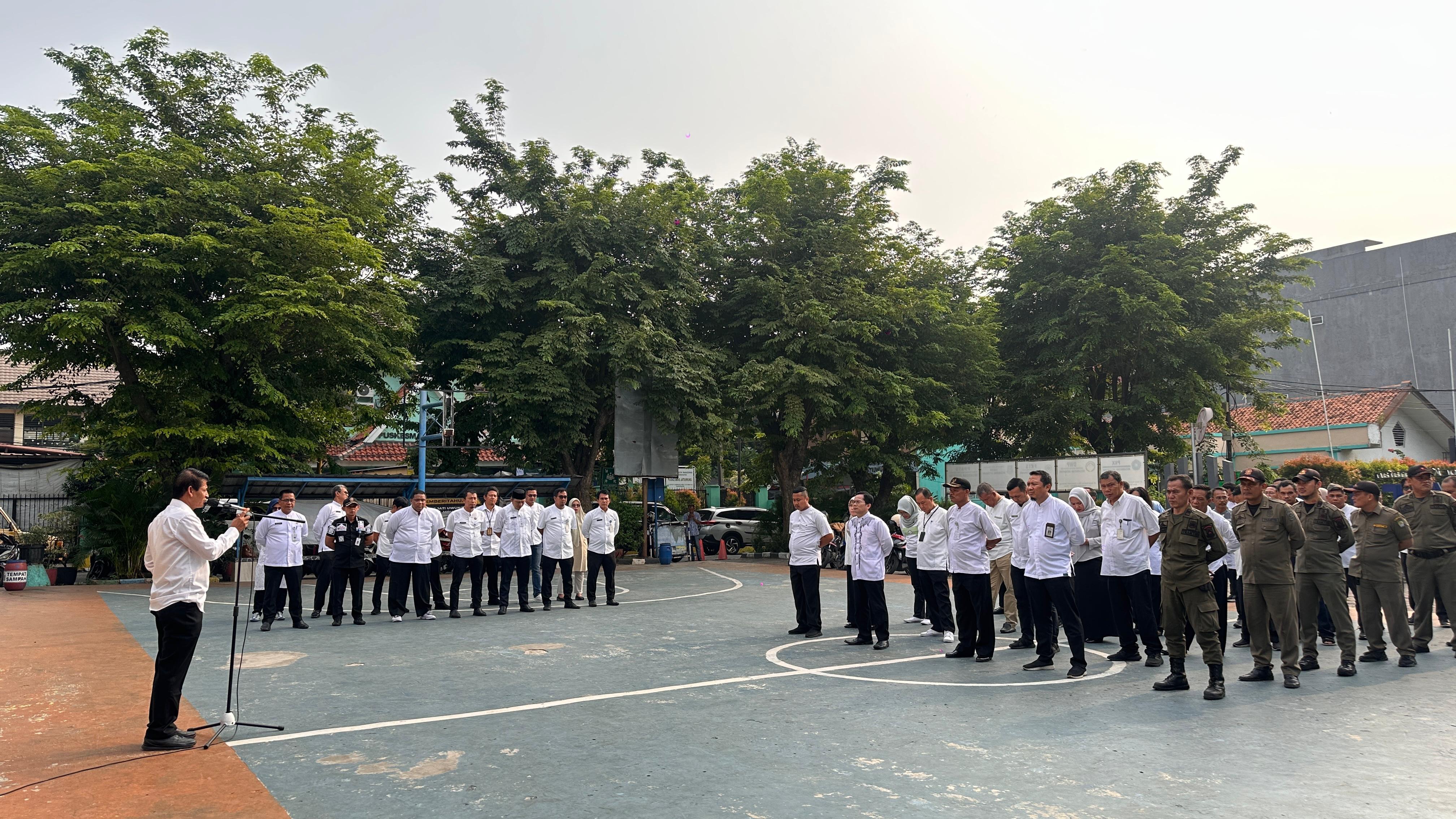 Giat Apel Jumat Pagi Pegawai Kecamatan Jatiuwung