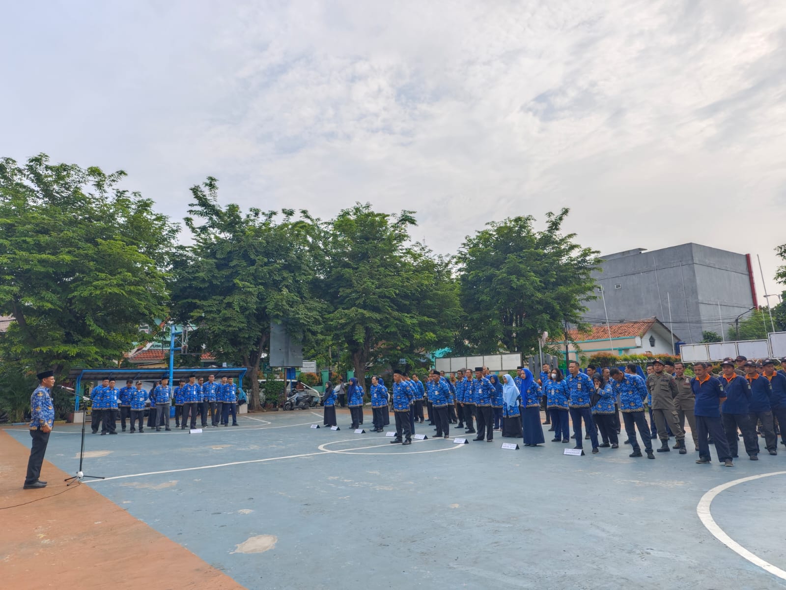 Apel senin pagi lingkup OPD Kecamatan Jatiuwung dalam rangka Hari Kesadaran Nasional