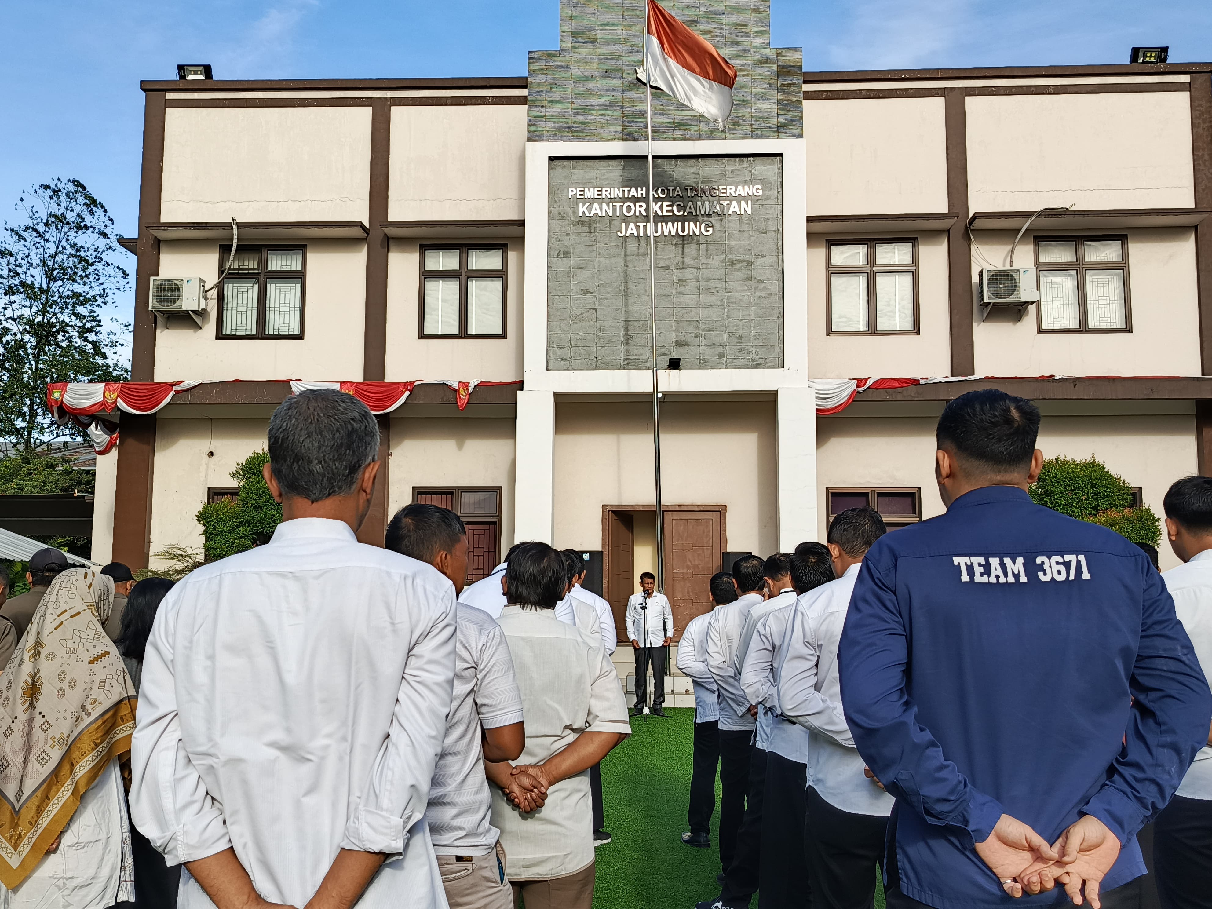 Giat Apel Jumat Pagi Pegawai Kecamatan Jatiuwung