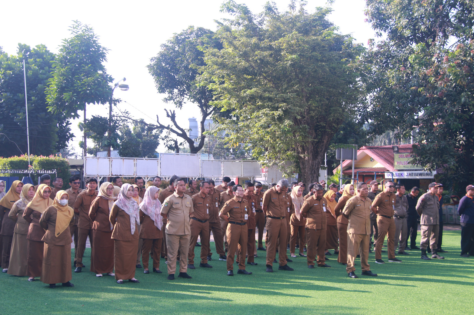 Apel Perdana Pasca Libur Lebaran 1446 H Lingkup OPD Kecamatan Jatiuwung