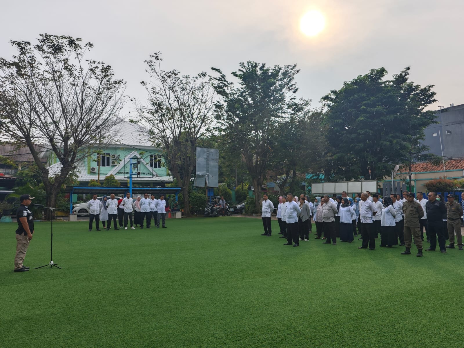 Giat Apel Jumat Pagi Pegawai Kecamatan Jatiuwung