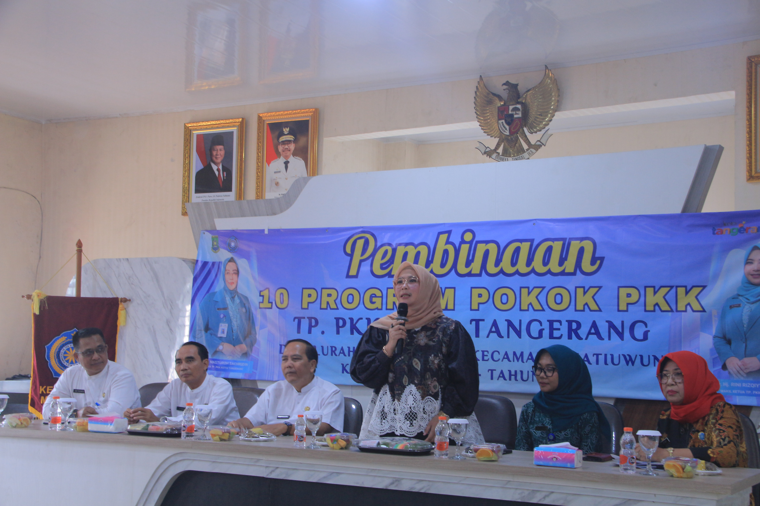 Menerima Kunjungan Wakil Ketua TP PKK Kota Tangerang Dalam Rangka Pembinaan 10 Program PKK di Kelurahan Manis Jaya